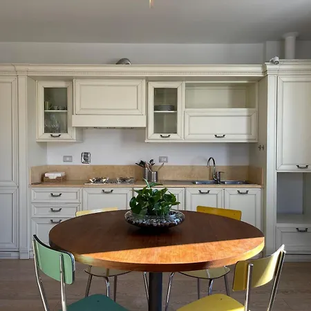 Design & Comfort In The Very Centre Of *