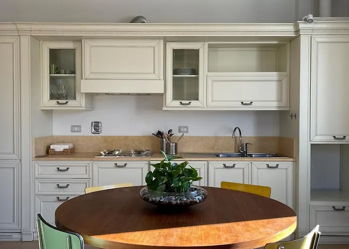Design & Comfort In The Very Centre Of *